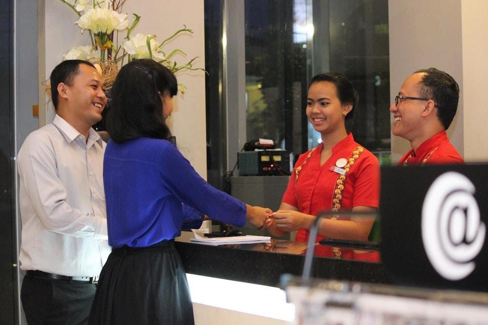 @Hom Semarang Simpang Lima Hotel Buitenkant foto