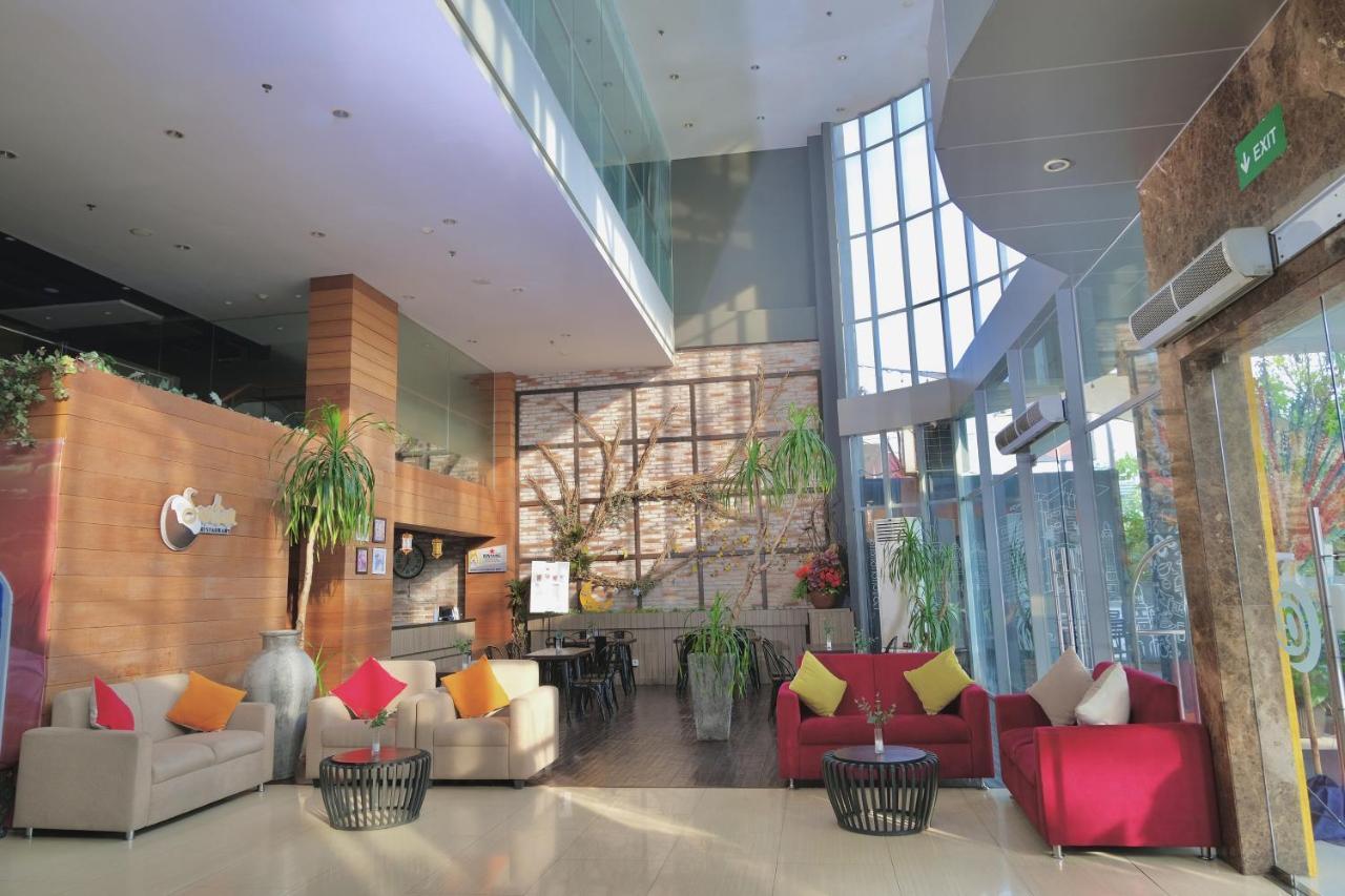 @Hom Semarang Simpang Lima Hotel Buitenkant foto