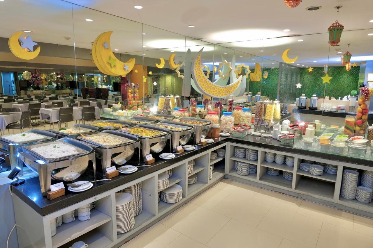 @Hom Semarang Simpang Lima Hotel Buitenkant foto