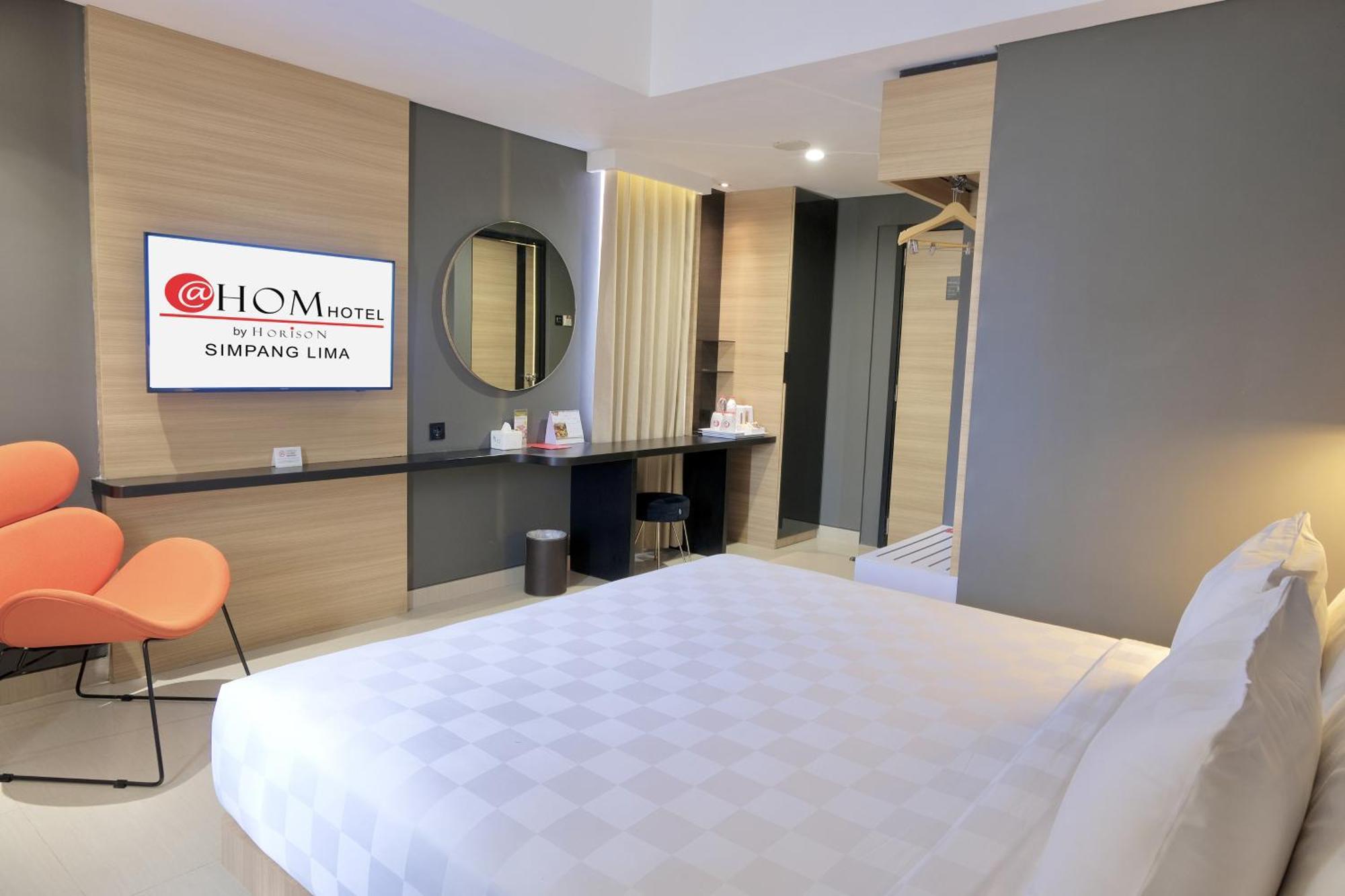 @Hom Semarang Simpang Lima Hotel Buitenkant foto