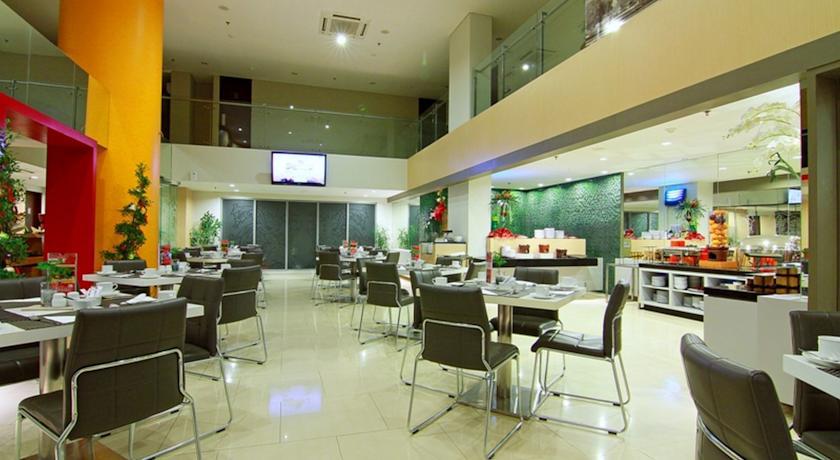 @Hom Semarang Simpang Lima Hotel Buitenkant foto