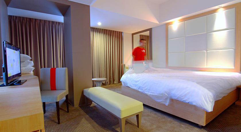 @Hom Semarang Simpang Lima Hotel Buitenkant foto
